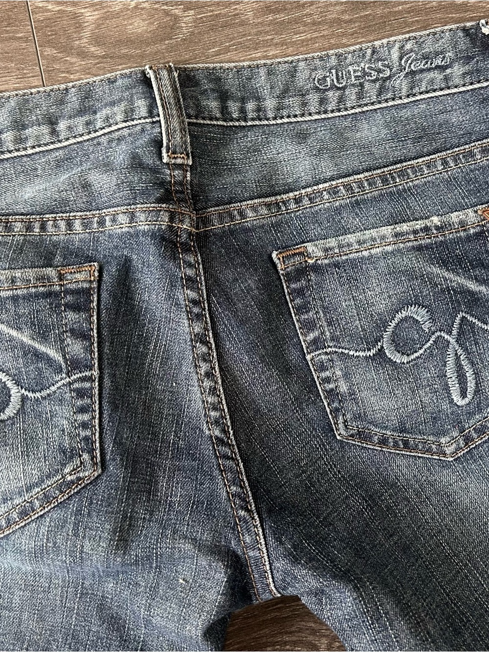 Low Rise Guess Jeans - Picture 5 of 5